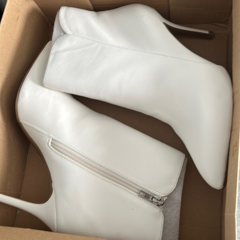 Dress shoe boots